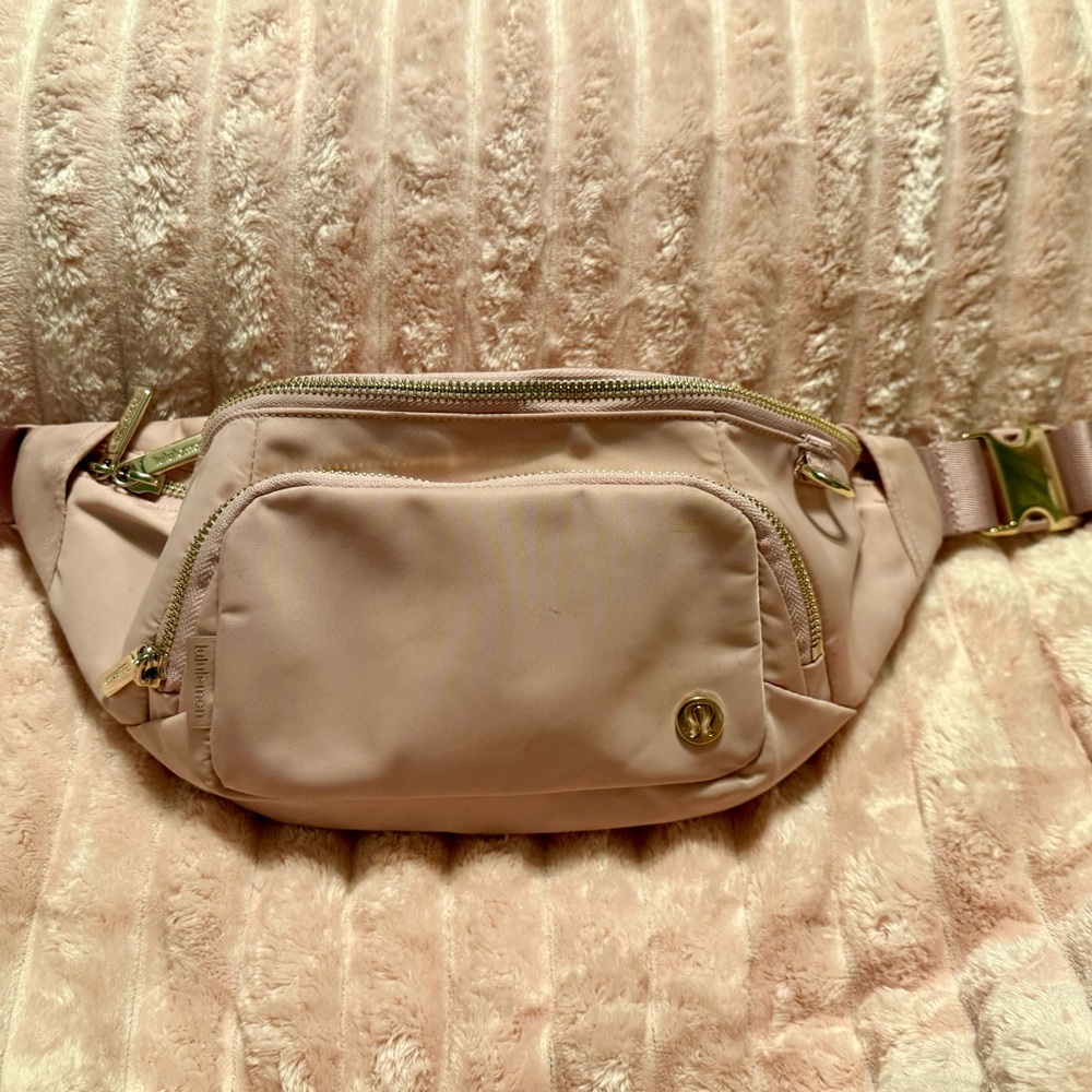 Lululemon Everywhere Belt Bag Extra Large 4L *Metal
